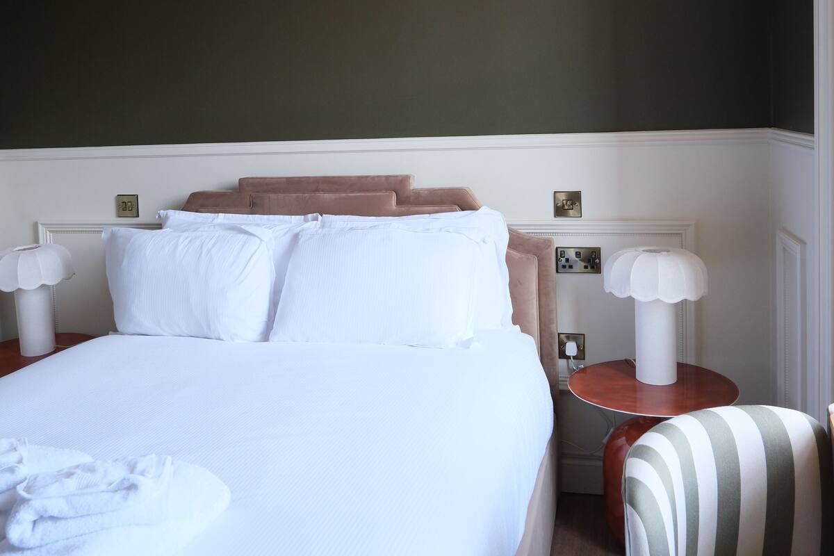 Deluxe Apartment, City View | Desk, blackout drapes, soundproofing, iron/ironing board