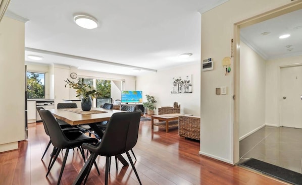 Interior - Victoria's Apartment | Riverfront, Pool, CBD (Rockhampton City)