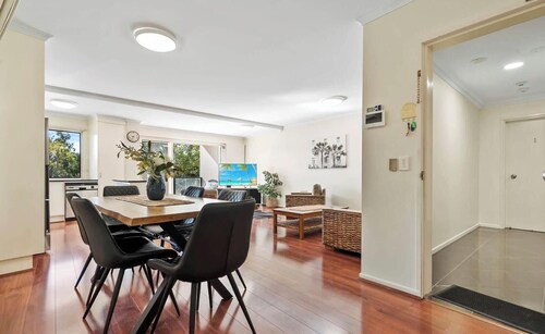 Victoria's Apartment | Riverfront, Pool, CBD