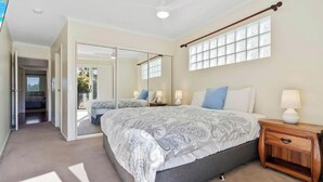 Unclassified image, 5 of 9, button - Victoria's Apartment | Riverfront, Pool, CBD (Rockhampton City)