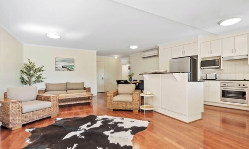 Victoria's Apartment | Riverfront, Pool, CBD