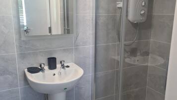 Shower, towels