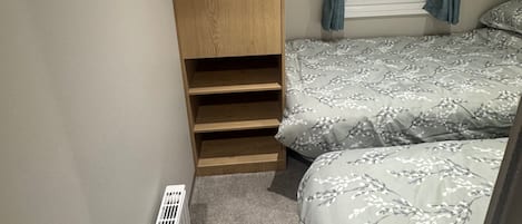 2 bedrooms, WiFi (free), bed sheets