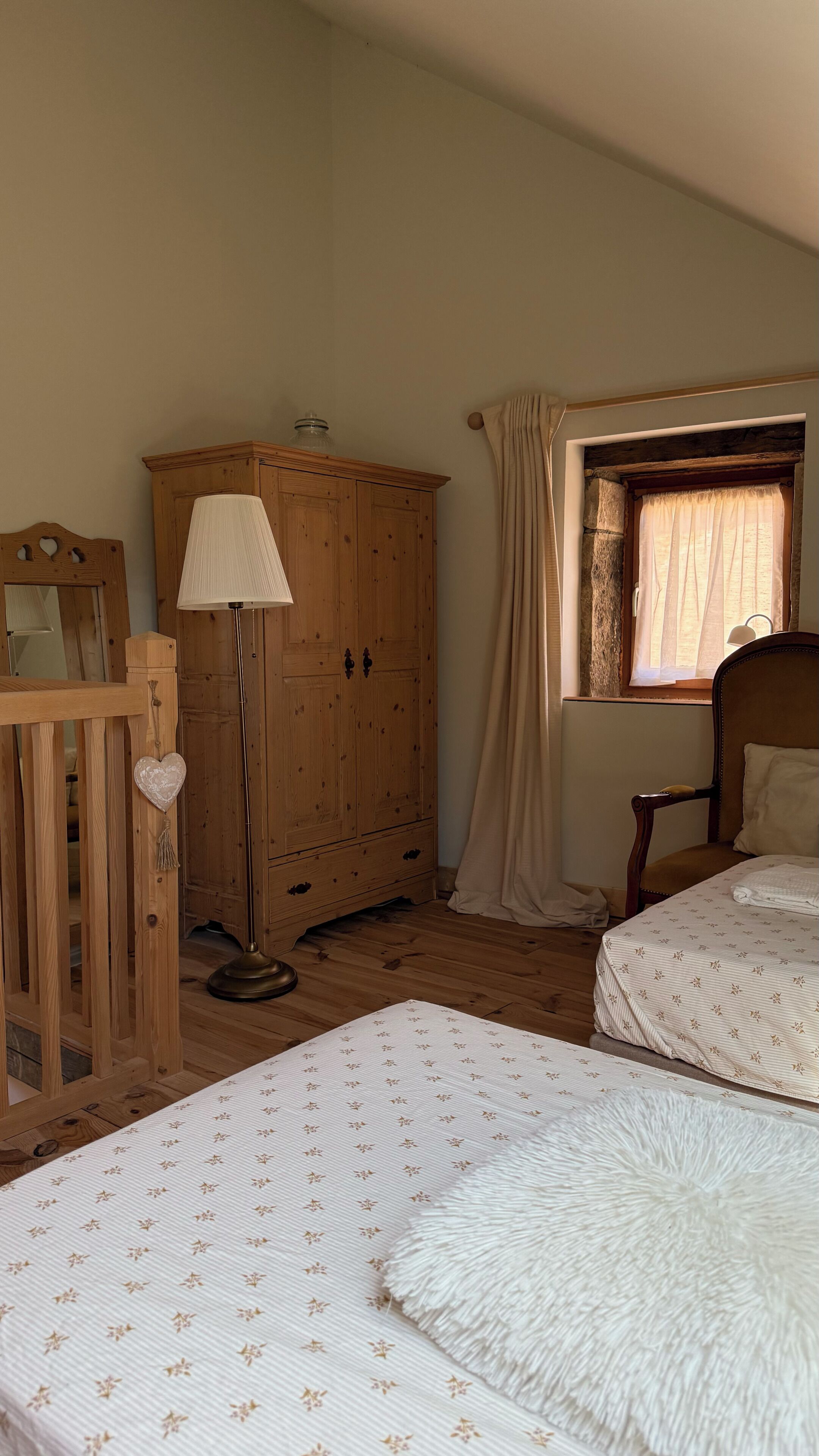 2 chambres, fer et planche à repasser, Wi-Fi, draps fournis
