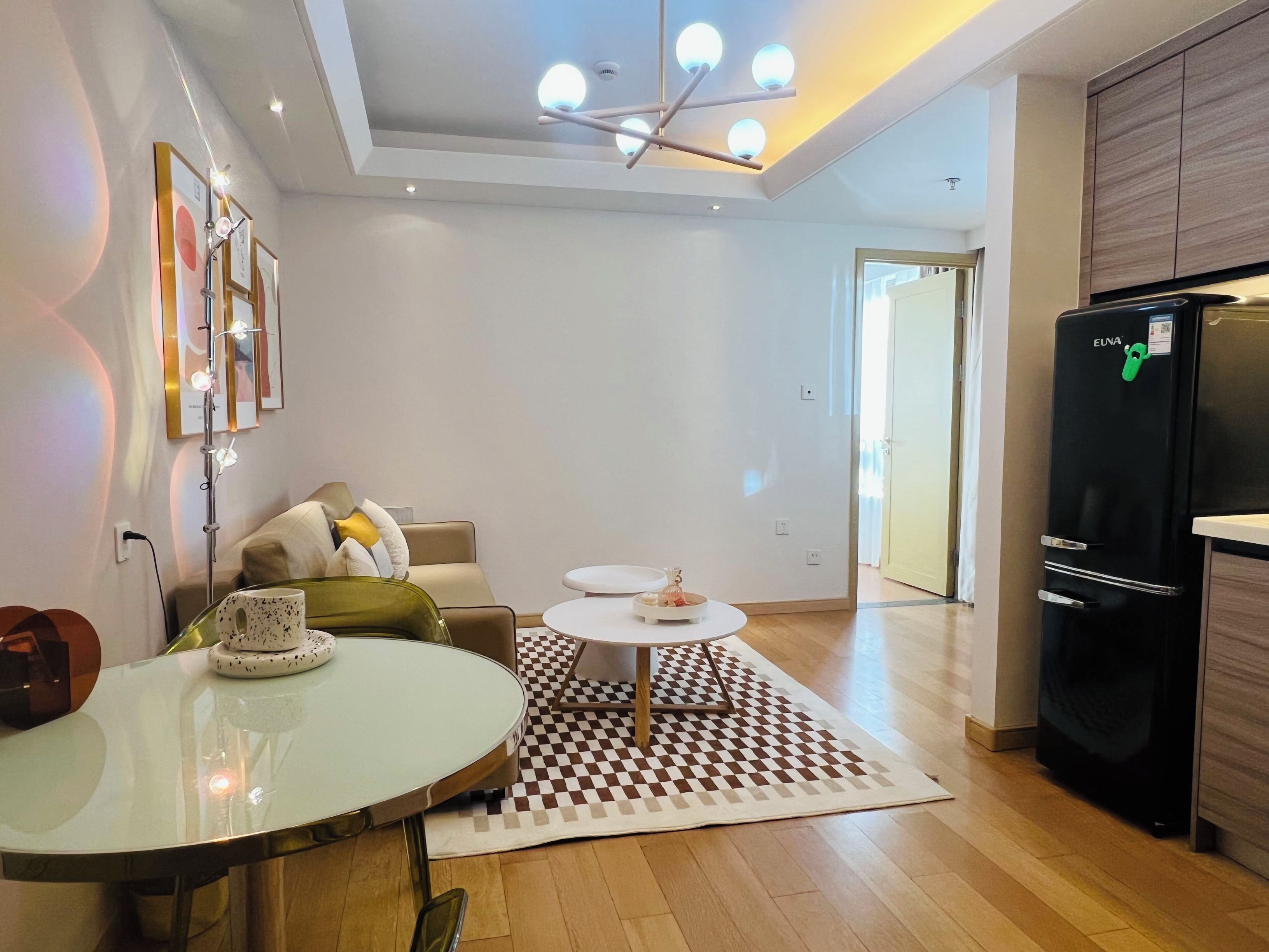 Apartamento básico, vistas a la ciudad | Zona de estar