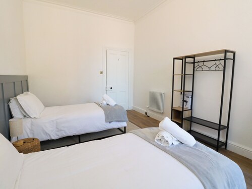 Modern Flat - Main St, Campbeltown