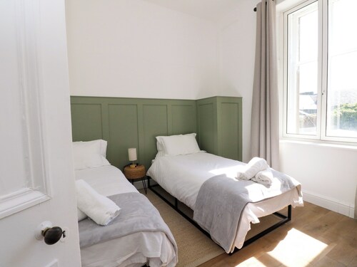 Modern Flat - Main St, Campbeltown