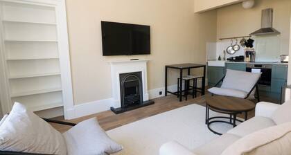 Modern Flat - Main St, Campbeltown