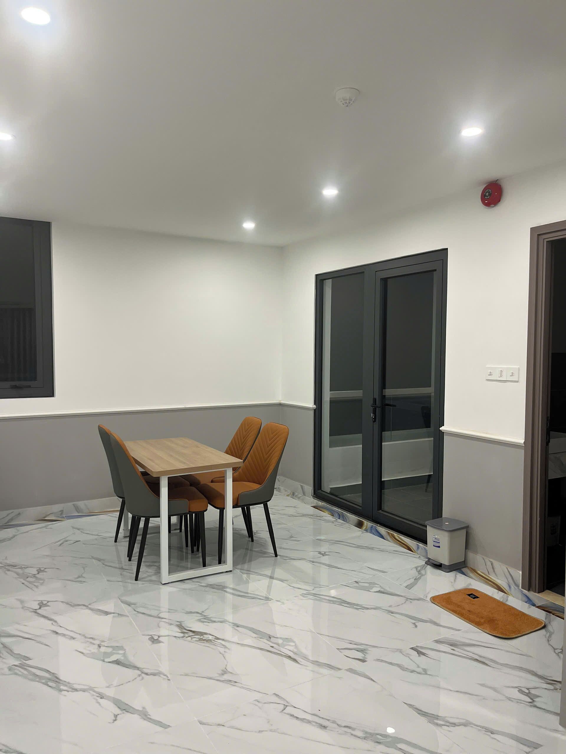 Family Quadruple Room, River View | Dining
