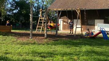 Außen-Kinderspielplatz