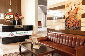 Reception - Hotel Kanara Comfort Stay Bhimtal (Bhimtal)