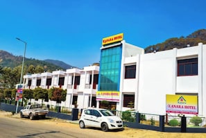 Exterior - Hotel Kanara Comfort Stay Bhimtal (Bhimtal)