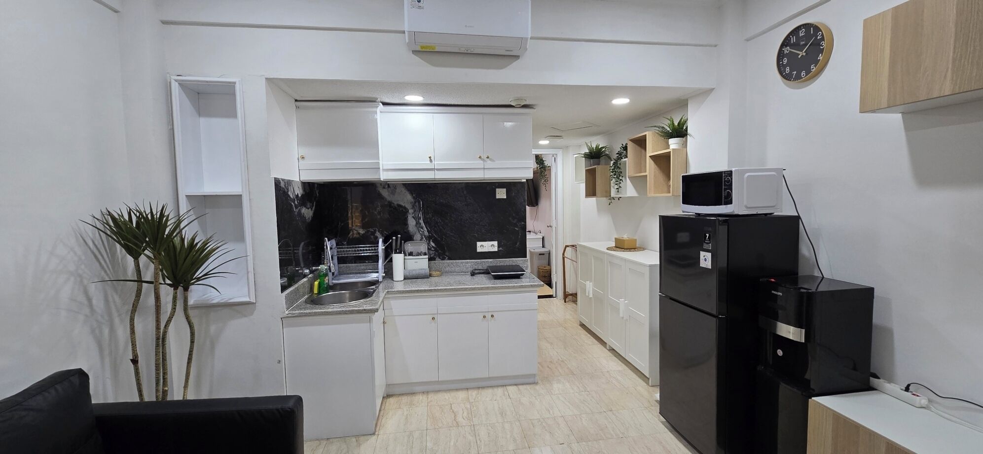 Fridge, microwave, stovetop, electric kettle