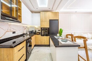 Private kitchen - Modern Cosy Flat | Pool | Terrace | Gueliz Center (Marrakesh)