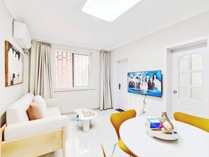Comfort Suite | Living area | 50-inch flat-screen TV with cable channels - Shanghai Hills & Linghu's Cozy 3-BedHome (Shanghai)
