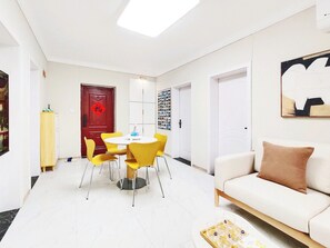 Living area - Shanghai Hills & Linghu's Cozy 3-BedHome (Shanghai)