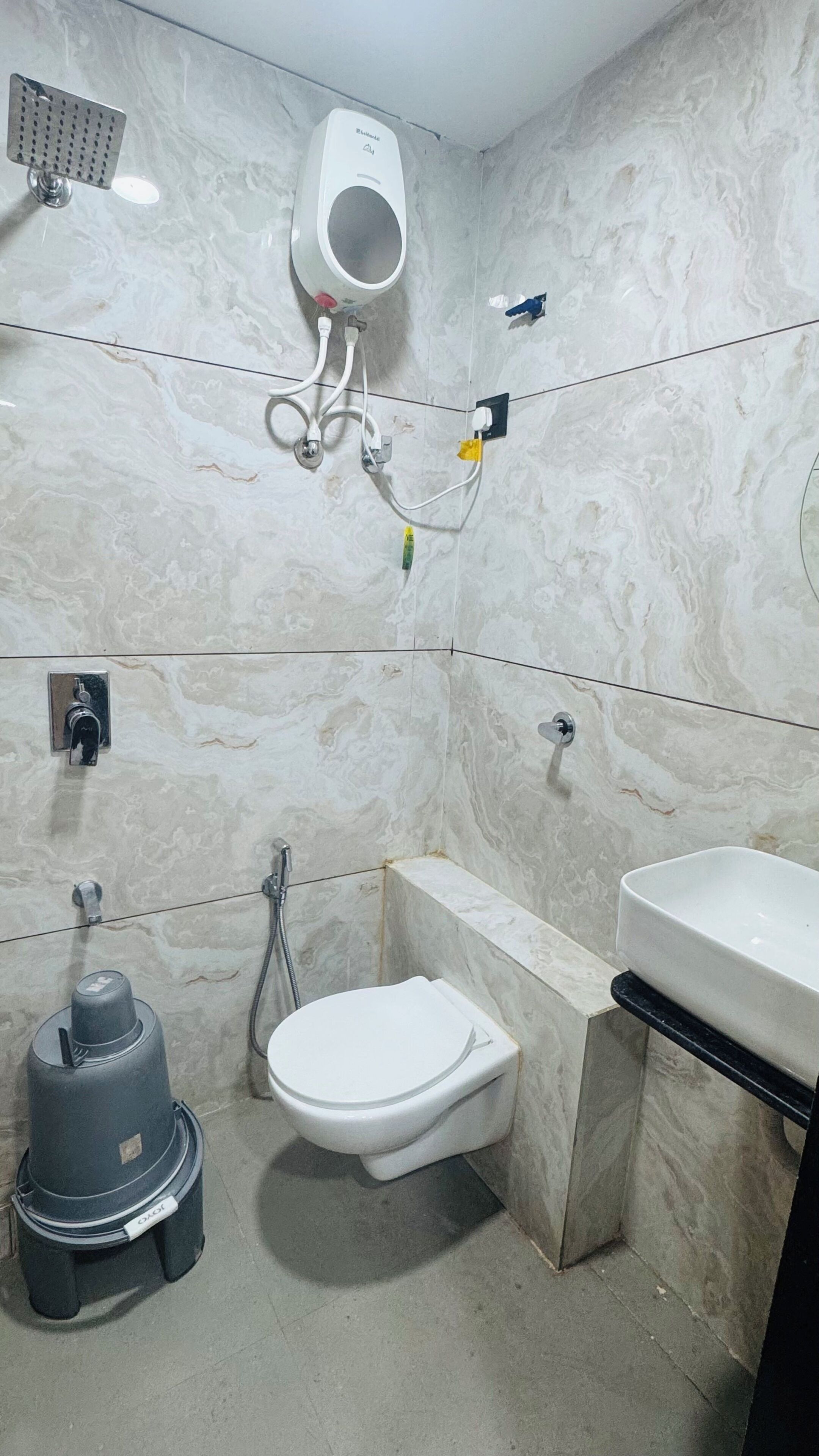 Deluxe Double Room, City View | Bathroom | Free toiletries, slippers, towels, soap