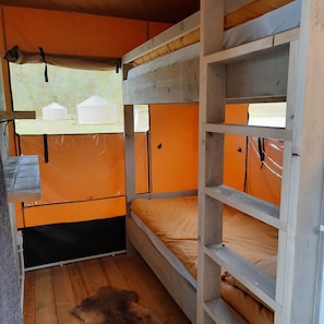 1 habitación, internet y ropa de cama 