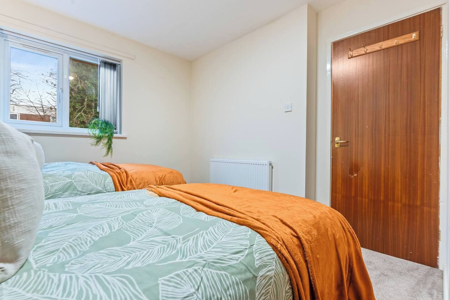 3 bedrooms, desk, iron/ironing board, WiFi