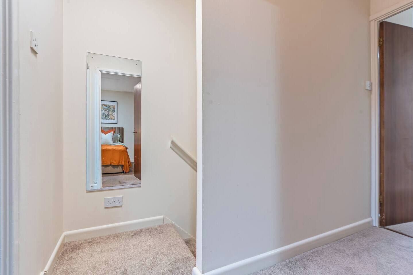 3 bedrooms, desk, iron/ironing board, WiFi