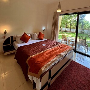 Comfort Apartment, Balcony, Garden View - Anandvan Holiday Homes (WAI)