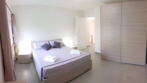 Room - Bright apartment in a villa with a private garden, just a few minutes from Lucca (Marlia Capannori)