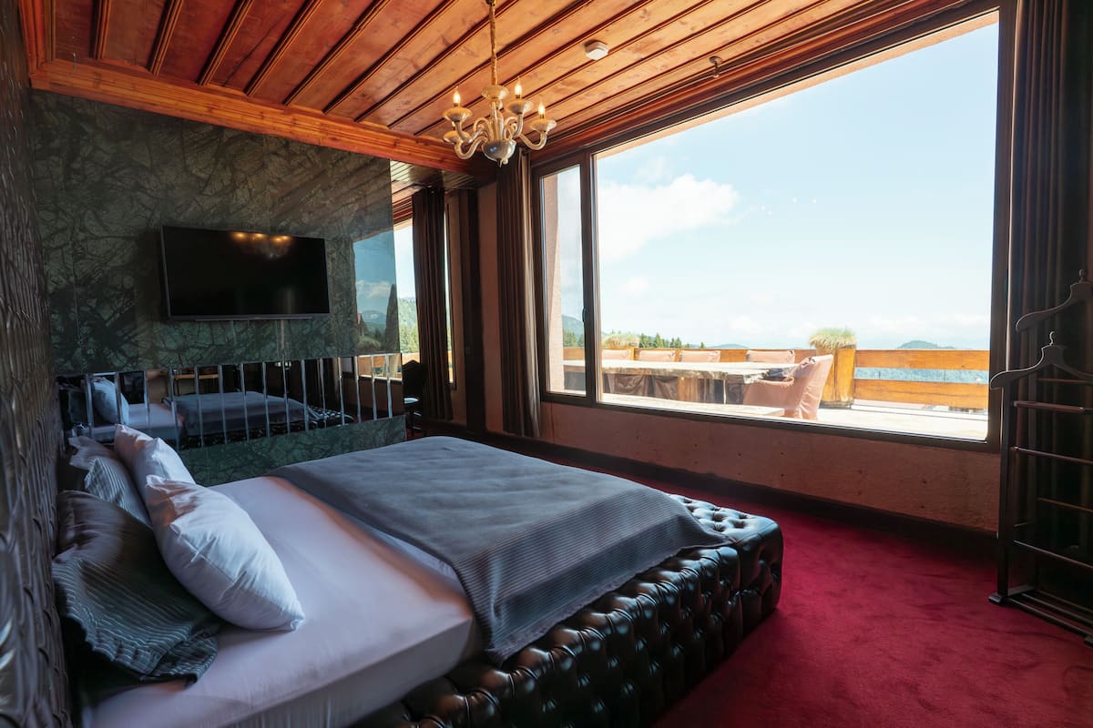 Executive Room | Desk, WiFi (free)