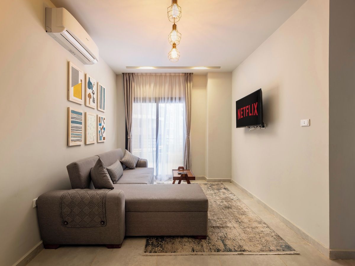 Apartment with Balcony | Recepción