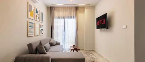 Apartment with Balcony | 前台