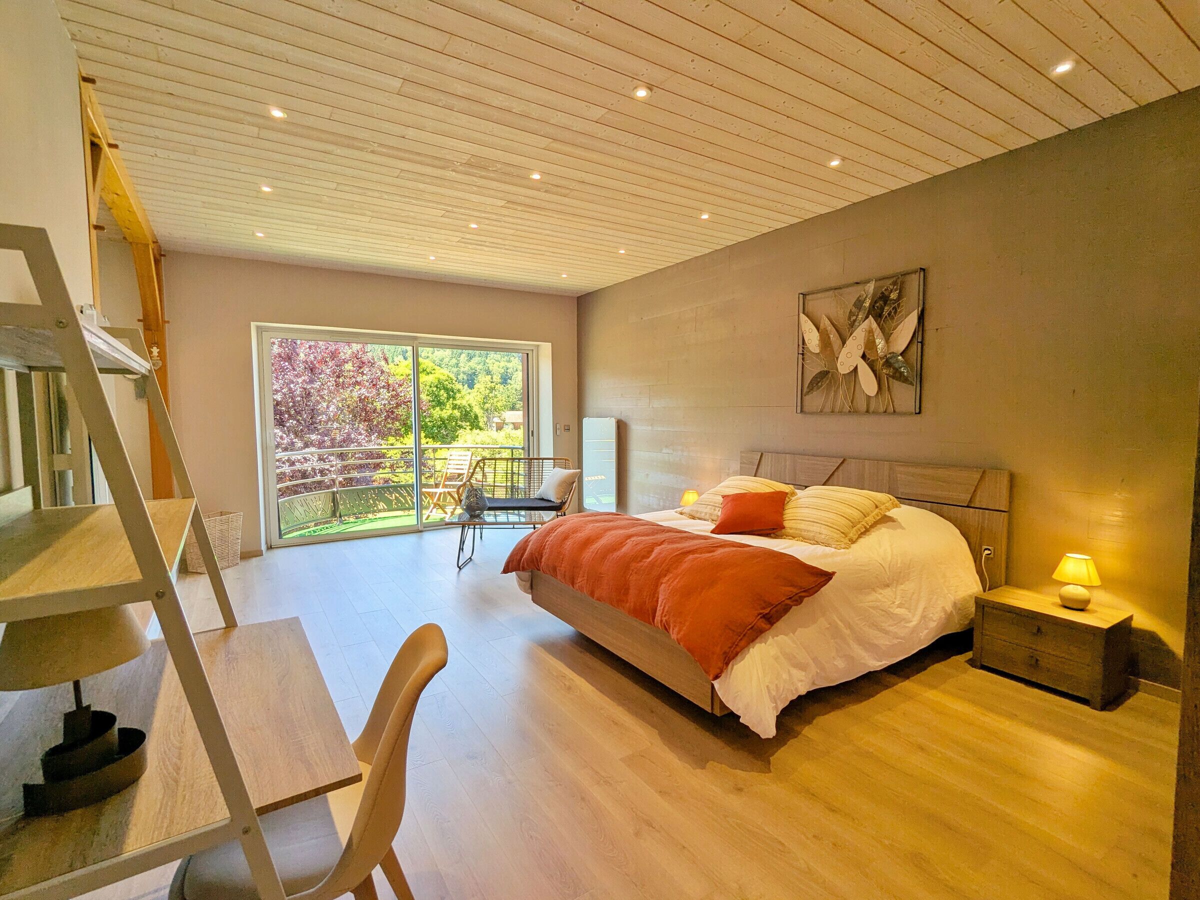 4 bedrooms, free WiFi, bed sheets