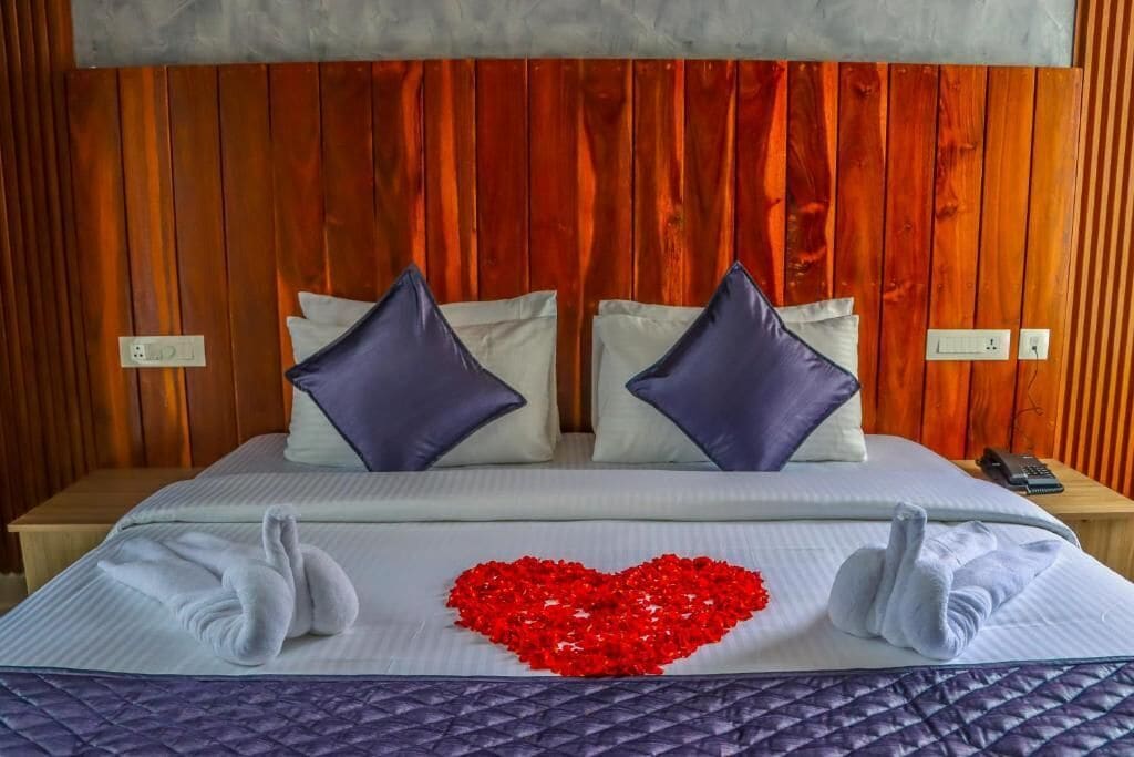 Superior Double Room, Balcony, Mountain View | Iron/ironing board, WiFi (free)