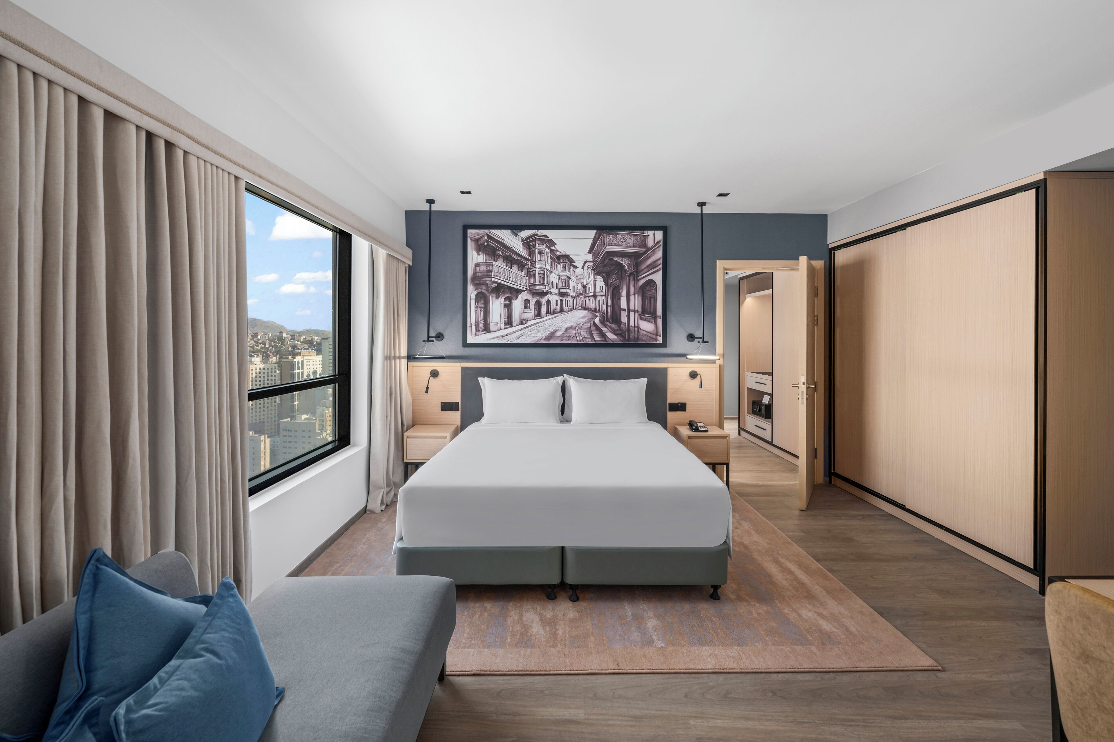 Premium bedding, Select Comfort beds, minibar, bed sheets
