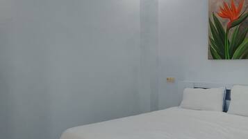1 bedroom, WiFi (free), bed sheets
