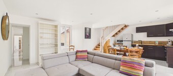 House and garden – Town centre & beach –  5 p