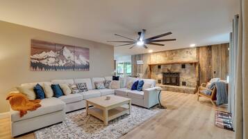 House (4 Bedrooms) | Front of property