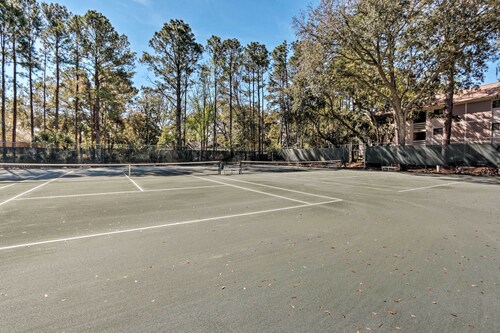 Unwind Poolside, Walk to Beach! Tennis, Pickleball