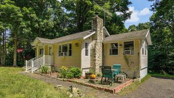 House (2 Bedrooms) | Front of property