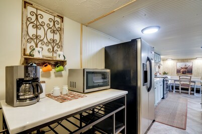 6-bedroom, 2-bath Cabin 4 Mi From Fishlake, UT