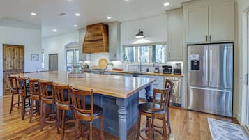 House (Multiple Bedrooms) | Interior