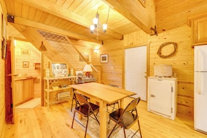 Interior - Gateway to Denali! Talkeetna Cabin 5 Mi to Dtwn (Talkeetna)