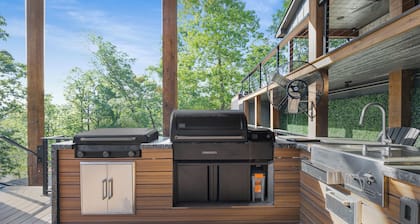 Lake Views, Big Deck, Hot Tub, Fire Pit, Game Room