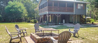 Fishing Pond & Screened Deck 'mourning Dove Lodge'