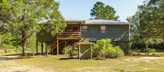 Fishing Pond & Screened Deck 'mourning Dove Lodge'