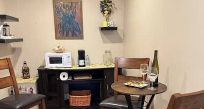 Cozy 1-bedroom apartment in soothing Carlisle with AC.
