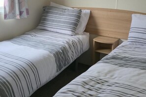 2 間臥室、床單