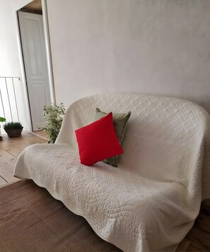 Interior - Exclusive Guest House with Terrace, Slow Tourism in Authentic Alta Marmilla, Breakfast Included (Sini)