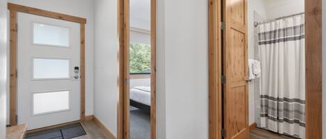 4 bedrooms, travel cot, free WiFi, bed sheets