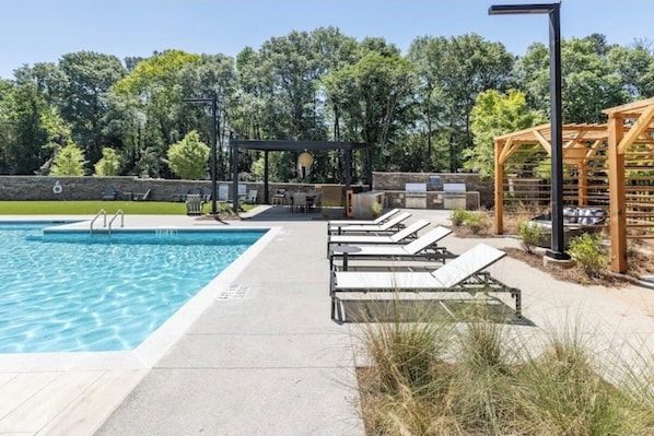 Pool - Decatur 2BR with 2 King Beds, Pool & Free Parking, Near Food Hall (Decatur)