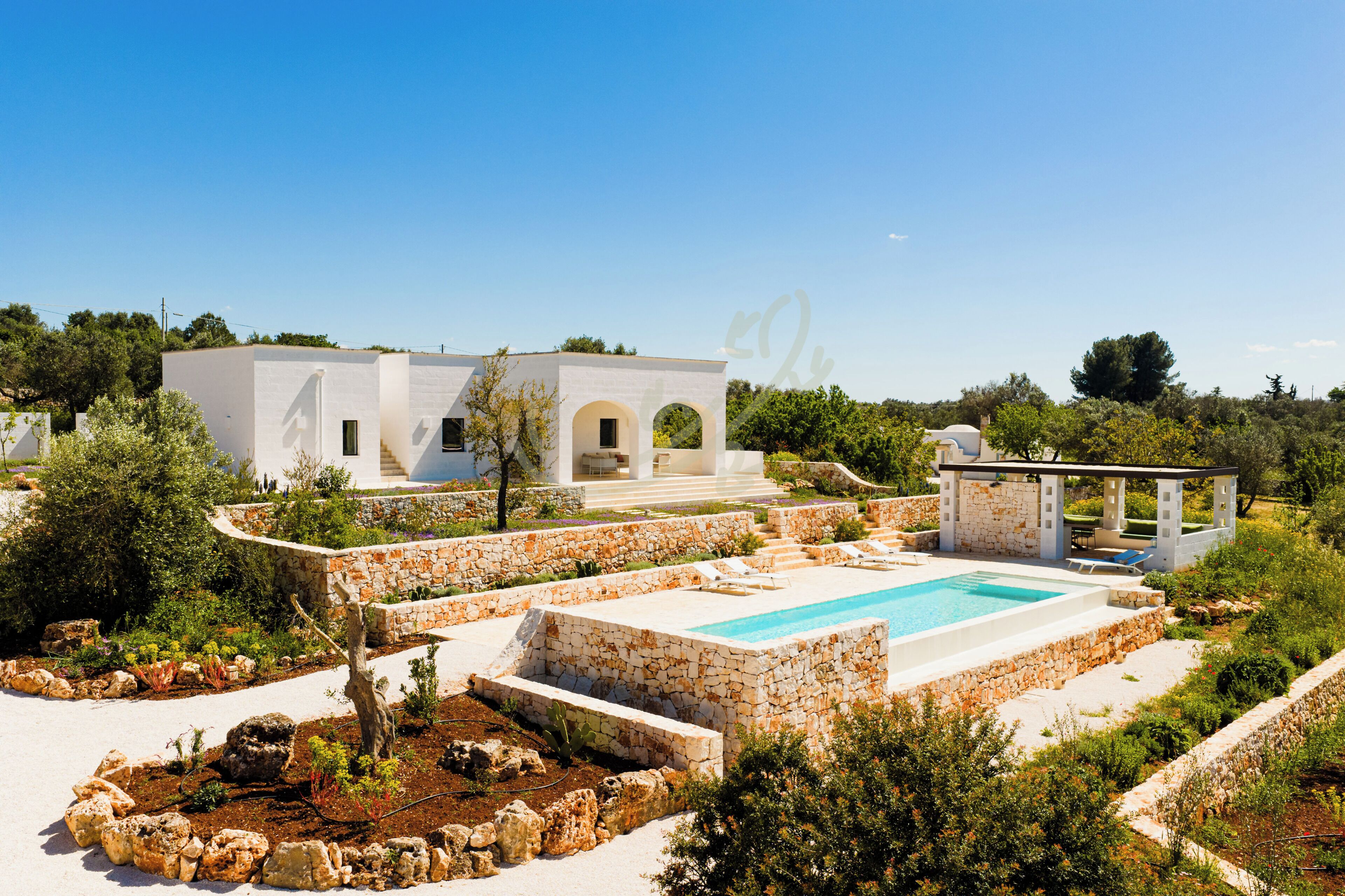 Seasonal outdoor pool, pool loungers