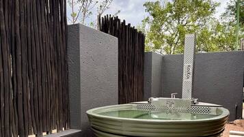 Honeymoon Chalet | In-room safe, bed sheets